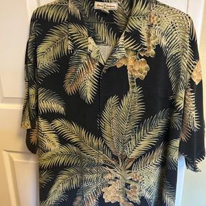 Men’s Tommy Bahama silk print shirt. XXL